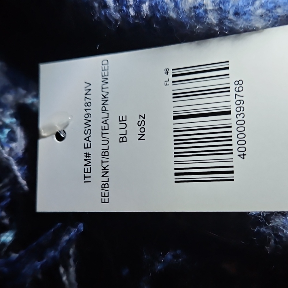 Paper Store Blue Plaid Pashmina Wrap Scarf NWT - Picture 3 of 3